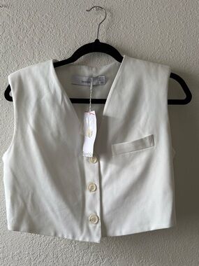 Bershka Cream Button-Front Cropped Vest